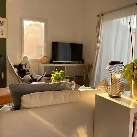 Maison La Hestia 펜션 *